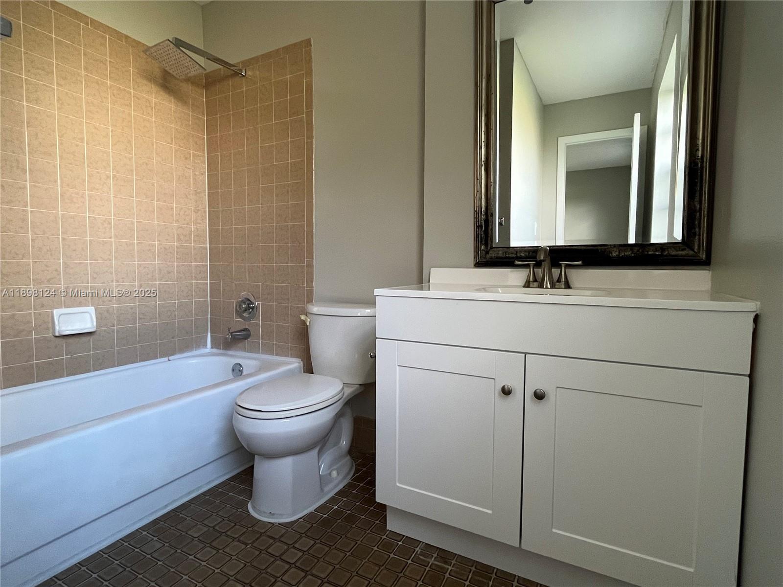 FLAMINGO GARDENS PHASE FO - Residential Lease