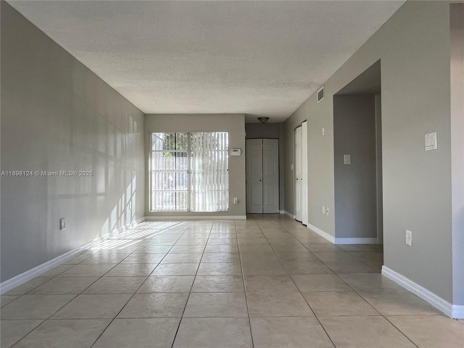 FLAMINGO GARDENS PHASE FO - Residential Lease