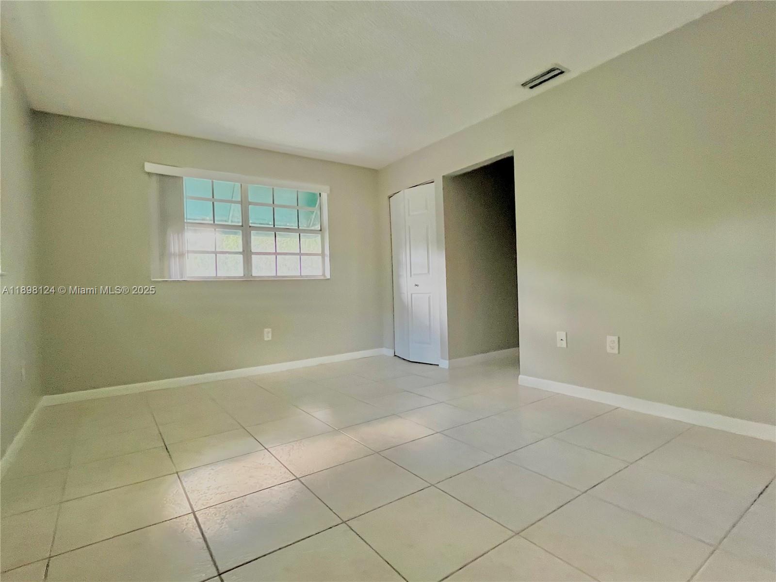 FLAMINGO GARDENS PHASE FO - Residential Lease