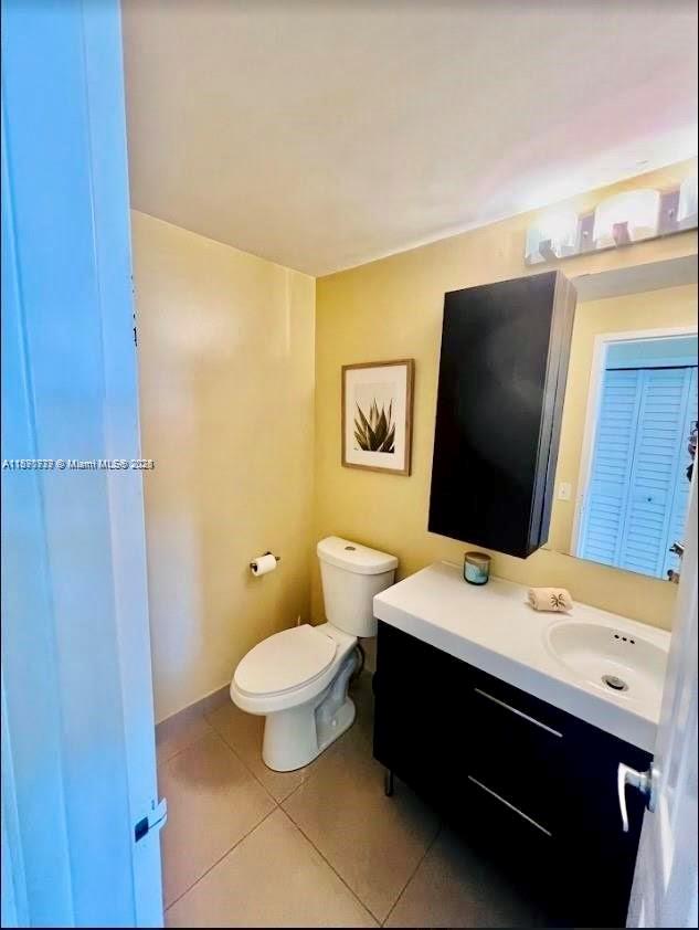 ALEXANDER TOWERS CONDO - Residential Lease