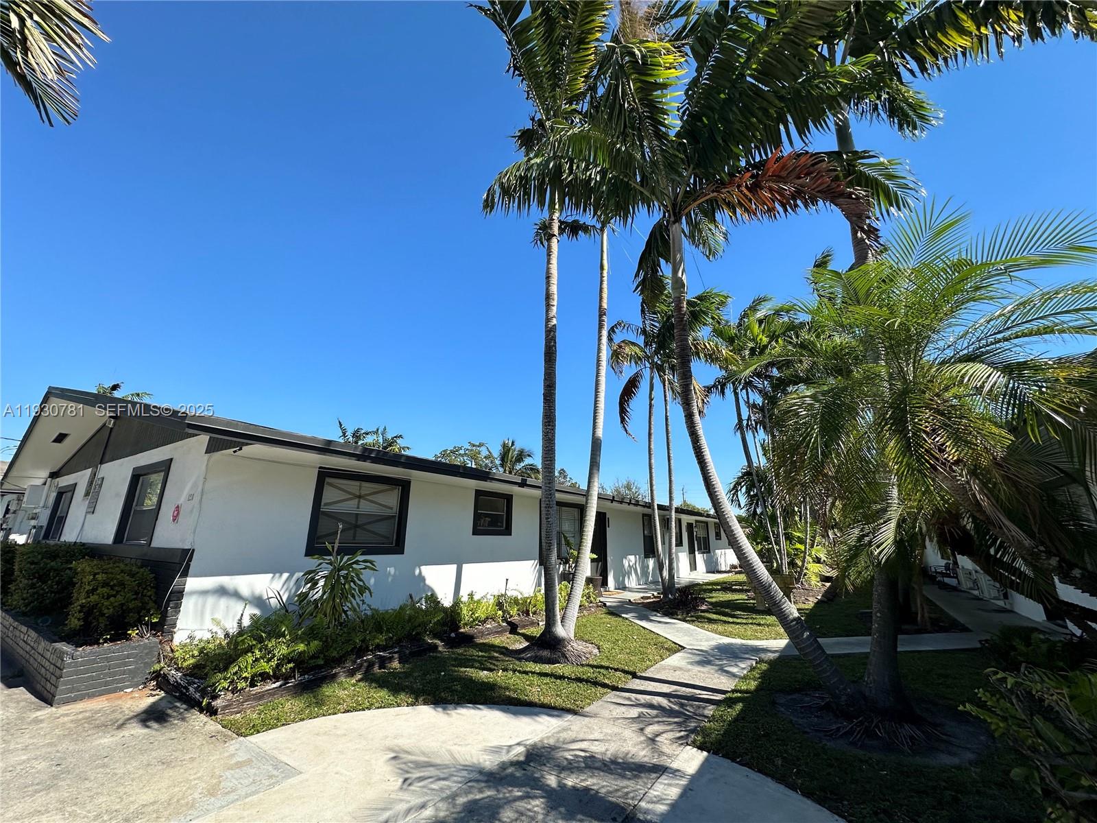 TOWN OF HALLANDALE B-13 - Residential Lease