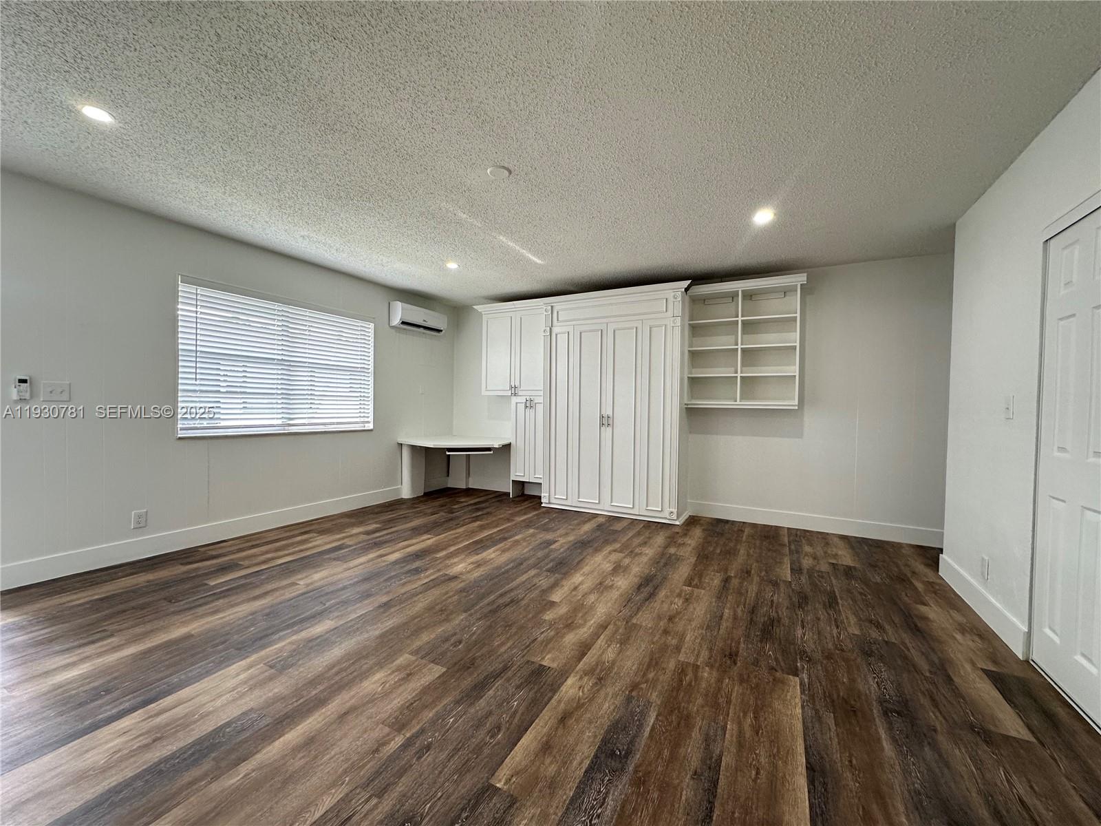 TOWN OF HALLANDALE B-13 - Residential Lease