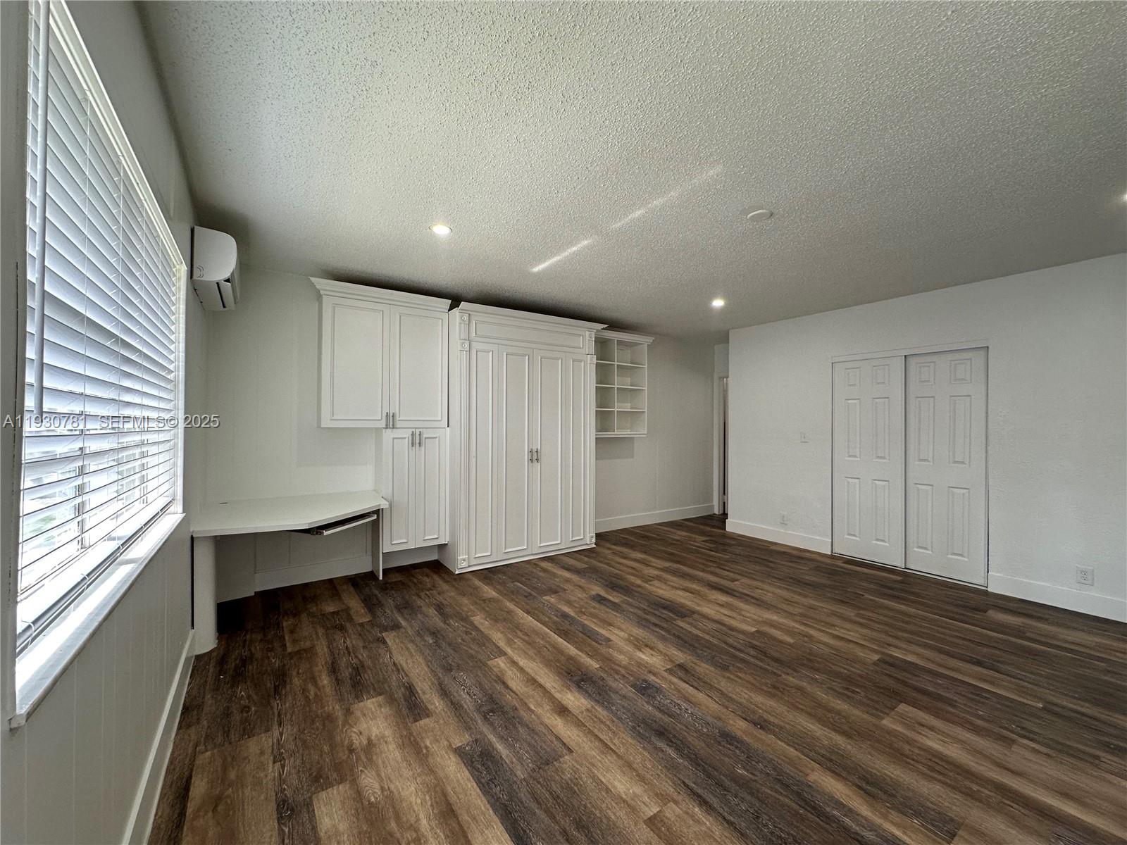 TOWN OF HALLANDALE B-13 - Residential Lease