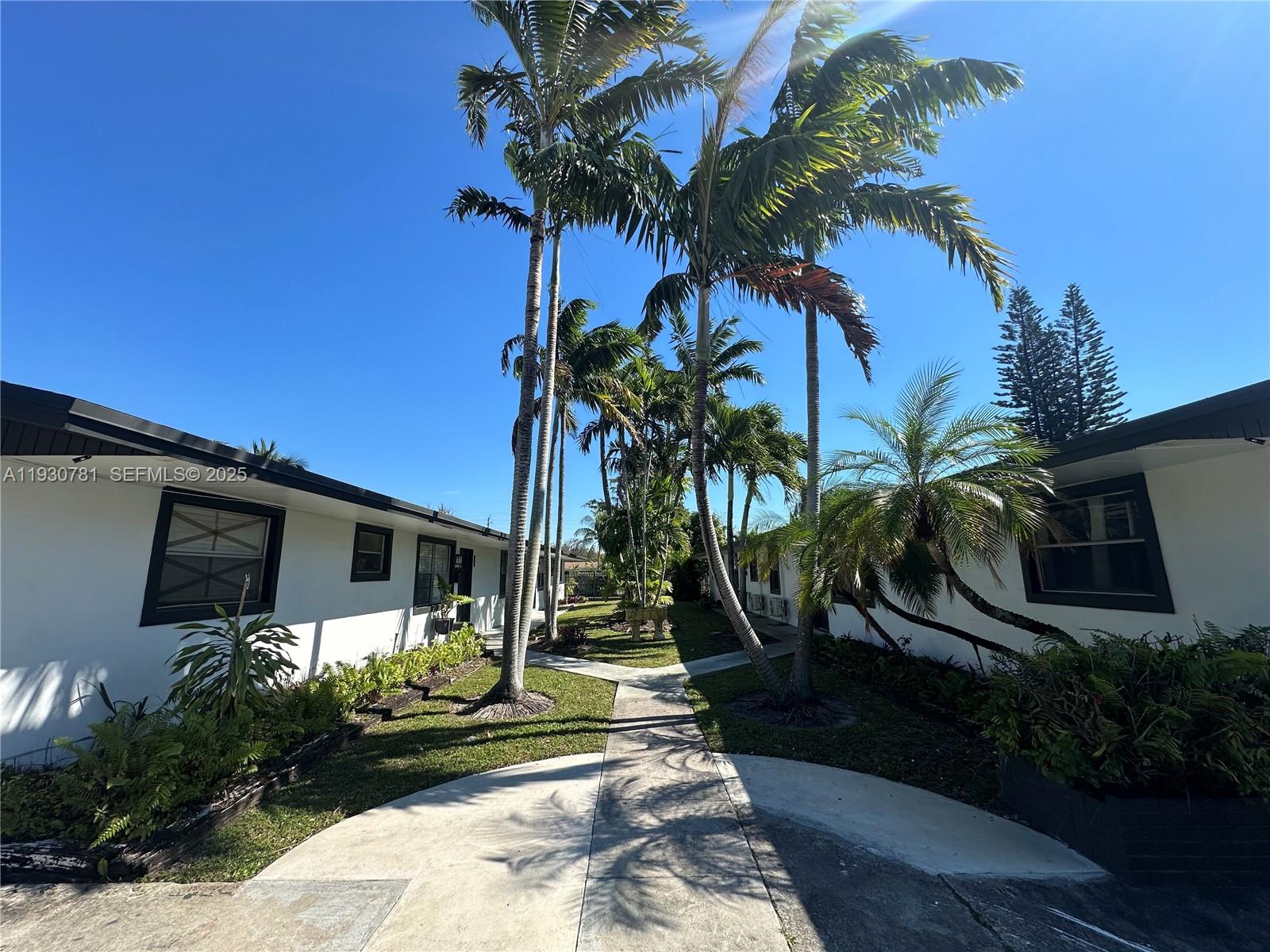 TOWN OF HALLANDALE B-13 - Residential Lease