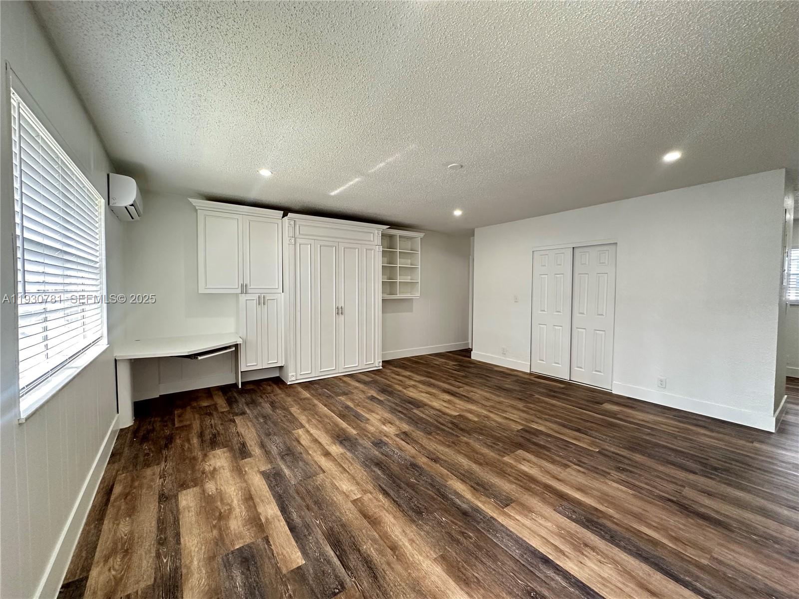 TOWN OF HALLANDALE B-13 - Residential Lease