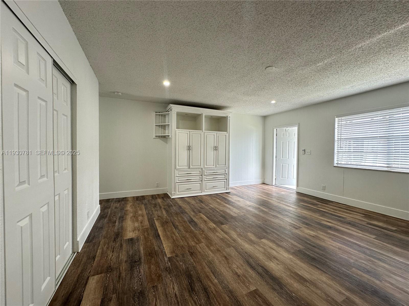 TOWN OF HALLANDALE B-13 - Residential Lease