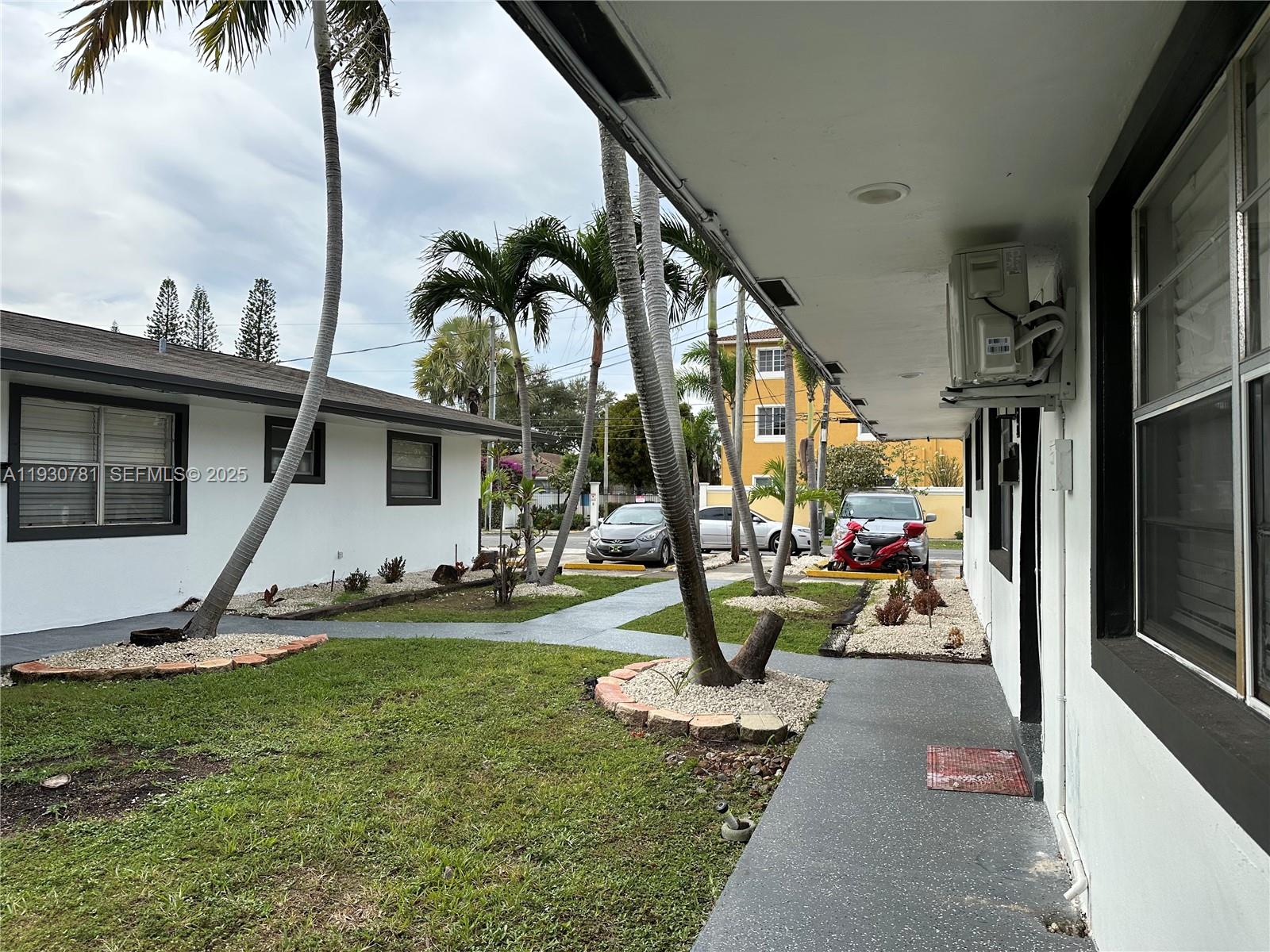 TOWN OF HALLANDALE B-13 - Residential Lease