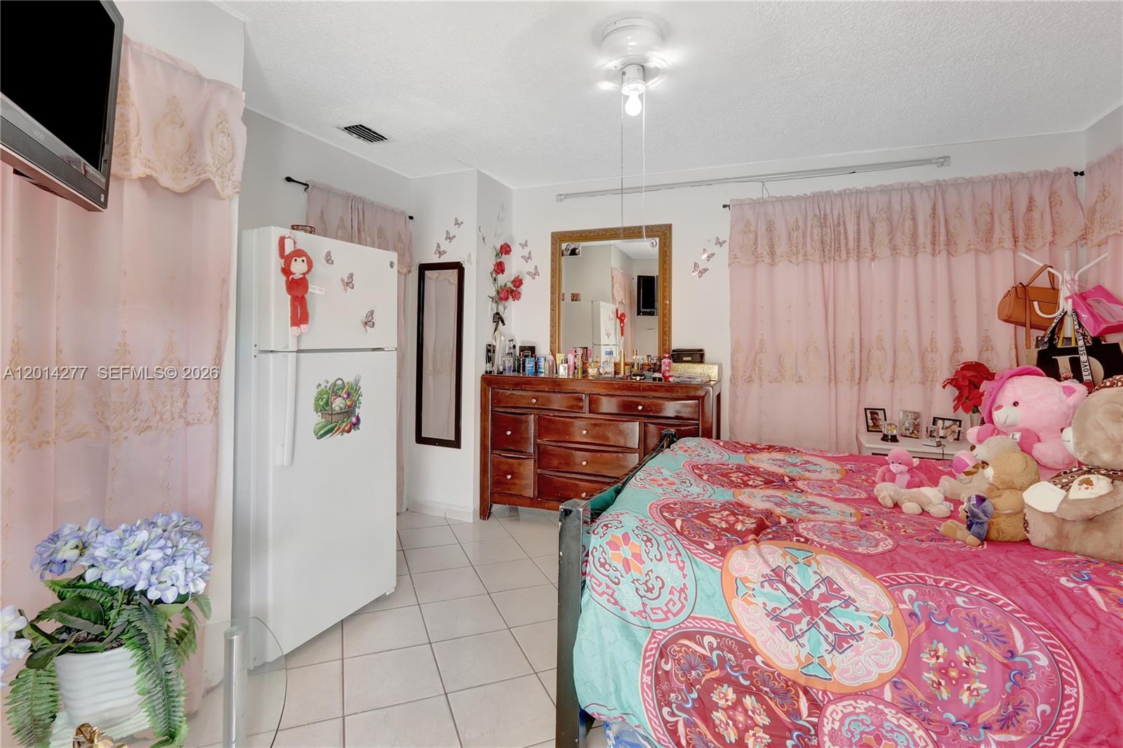 VENETIAN ACRES - Residential Income