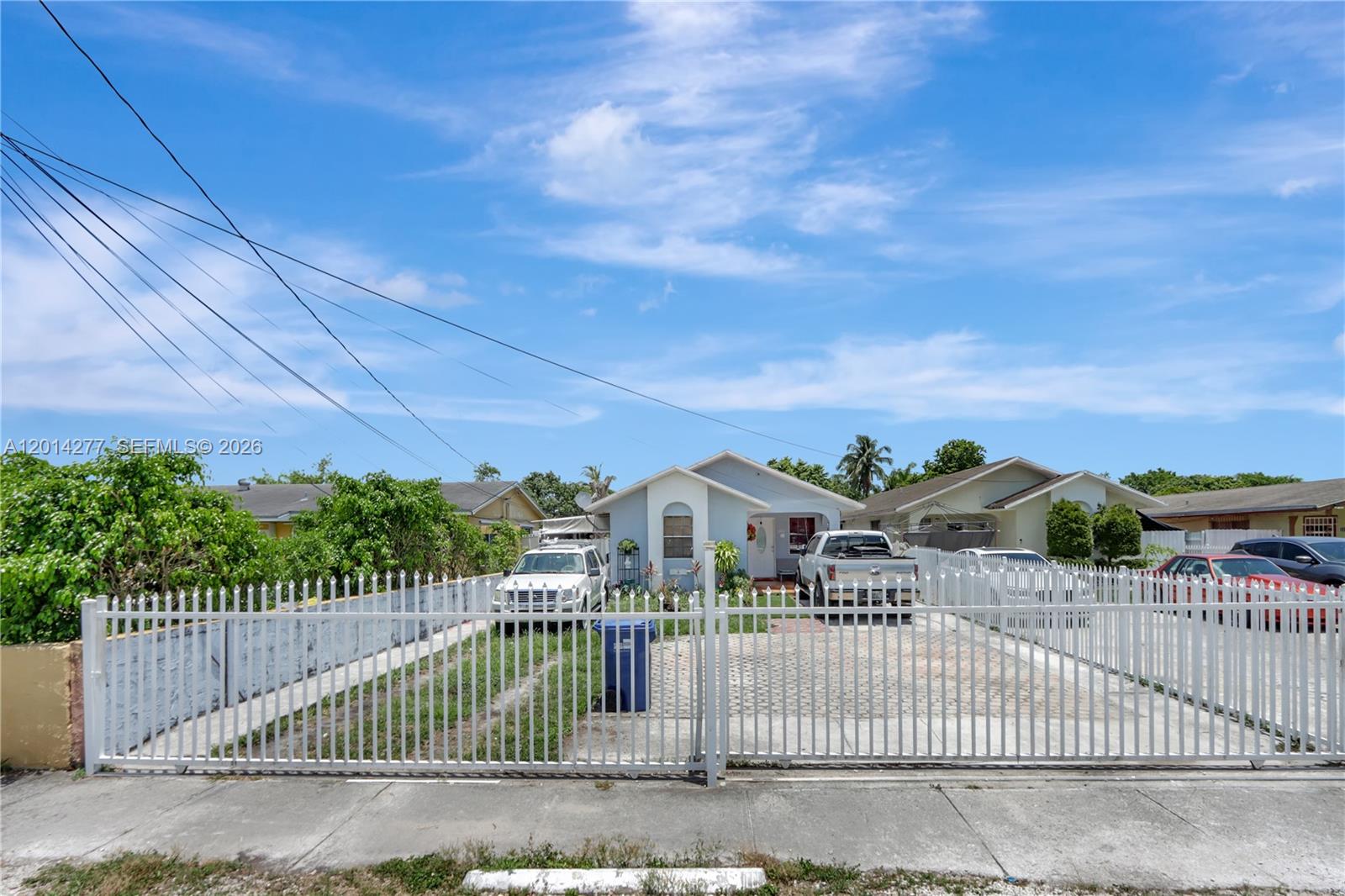 VENETIAN ACRES - Residential Income
