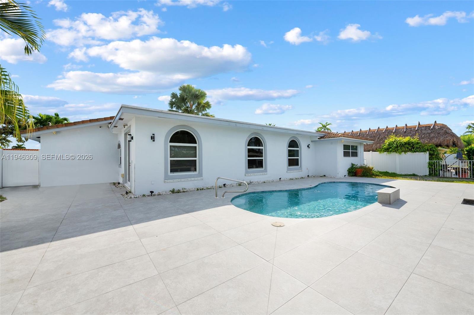 IMPERIAL POINT 4TH SEC - Residential