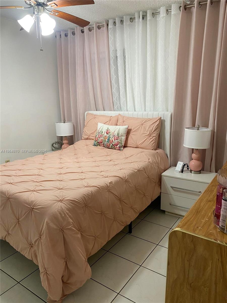 CASTILLIAN CLUB CONDO - Residential