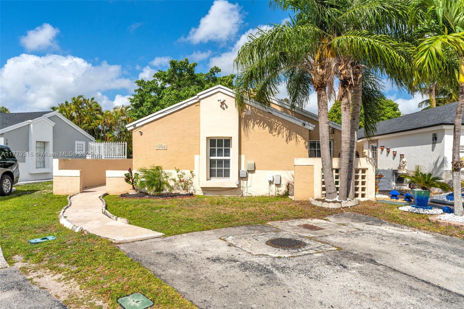 14968 Sw 74th Ter, Miami, Broward County, Florida - 3 Bedrooms  
2 Bathrooms - 