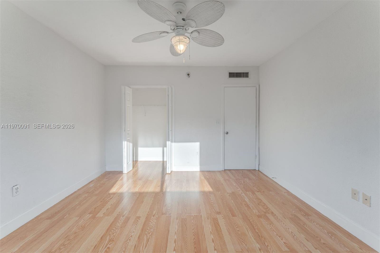 EVENING STAR CONDO - Residential