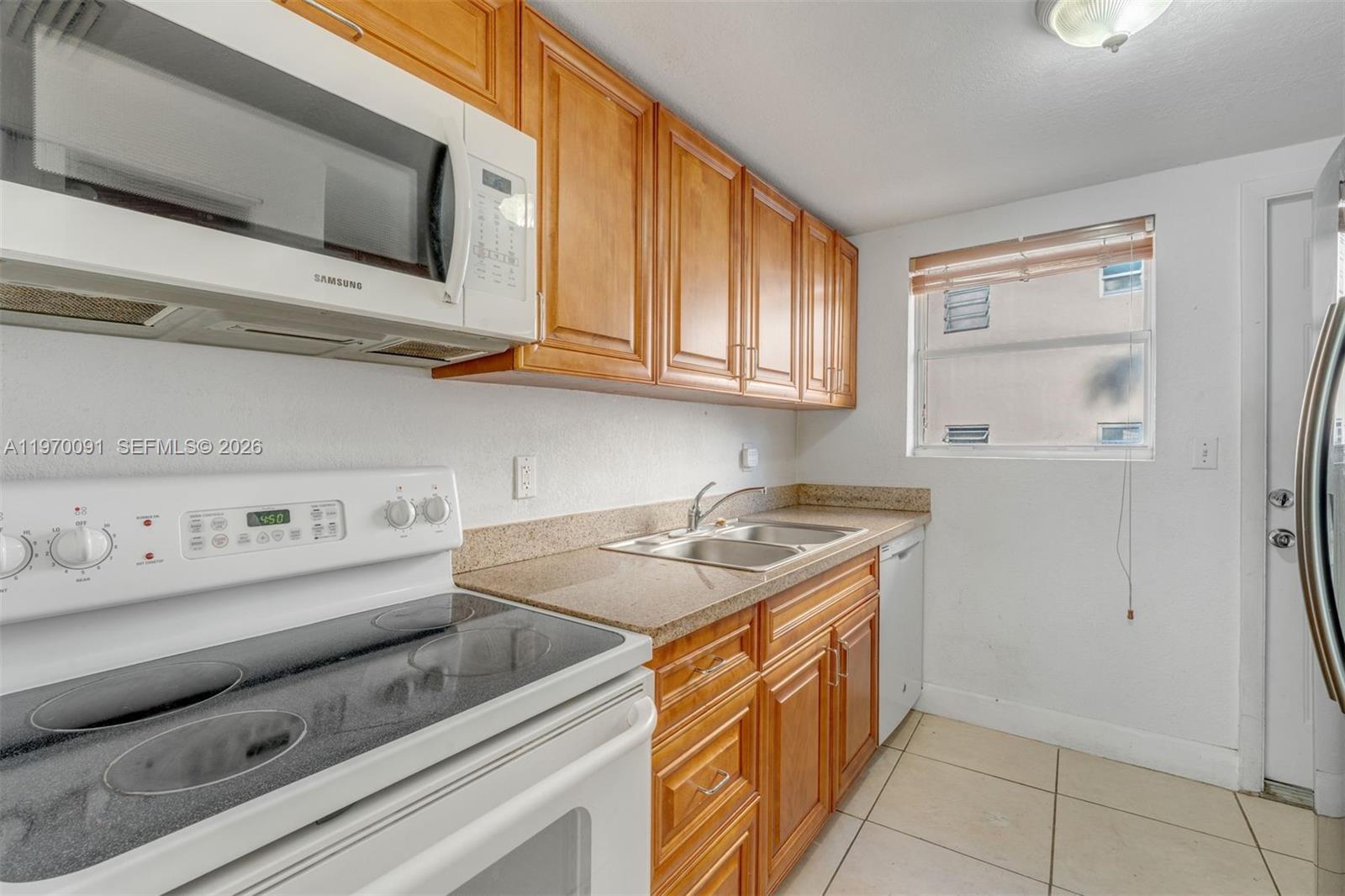 EVENING STAR CONDO - Residential