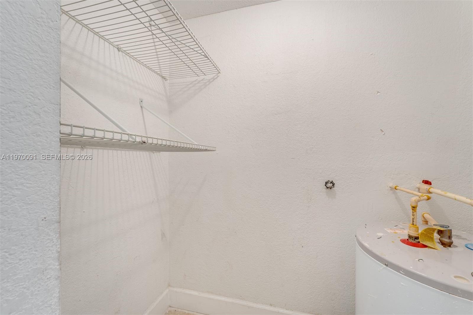 EVENING STAR CONDO - Residential