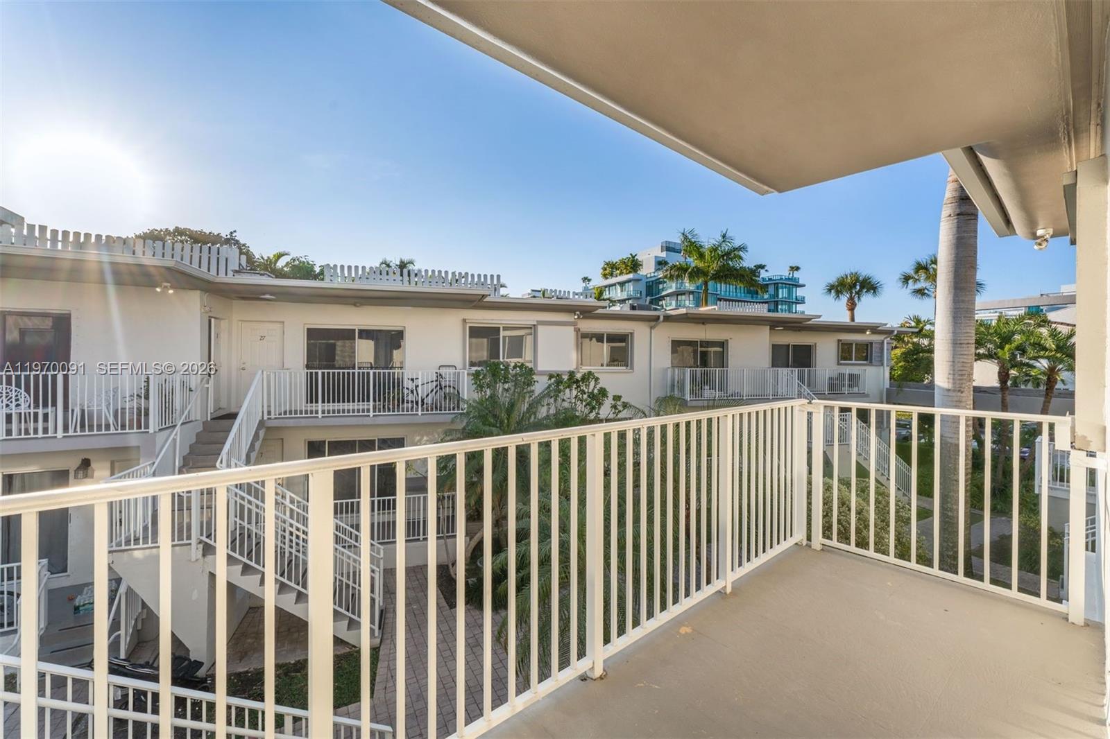 EVENING STAR CONDO - Residential