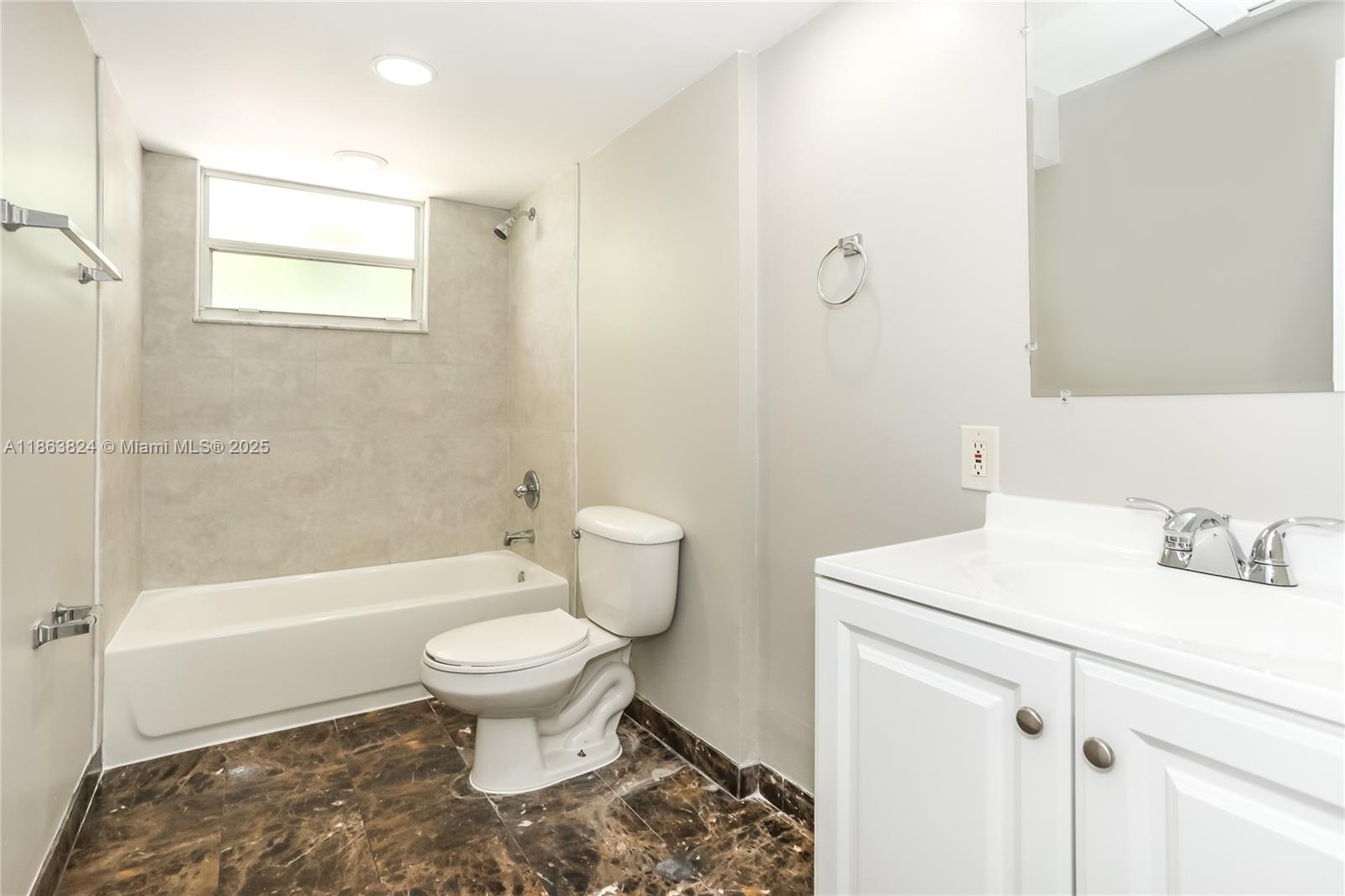 NORTH ANDREWS GARDENS FIR - Residential Lease