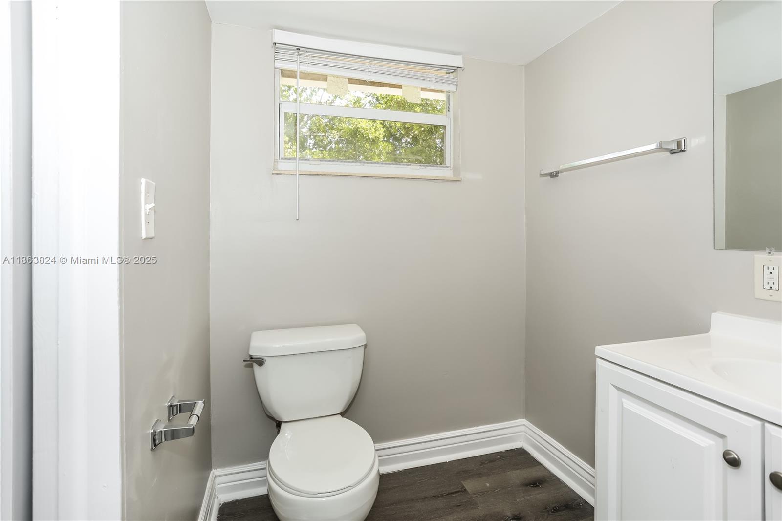 NORTH ANDREWS GARDENS FIR - Residential Lease