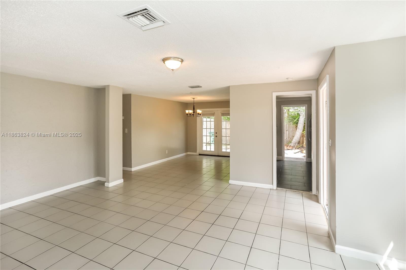 NORTH ANDREWS GARDENS FIR - Residential Lease