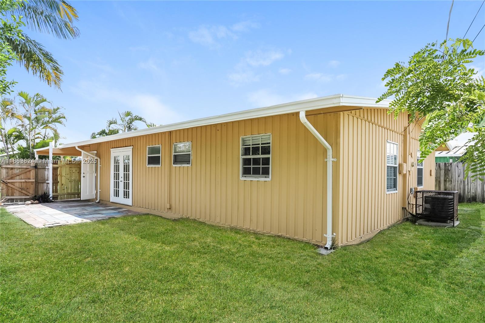 NORTH ANDREWS GARDENS FIR - Residential Lease