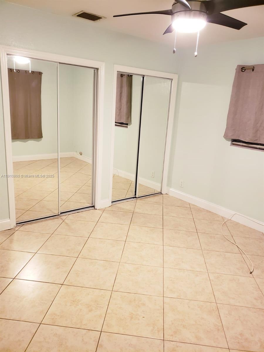 HOLLYWOOD LAWNS - Residential Lease