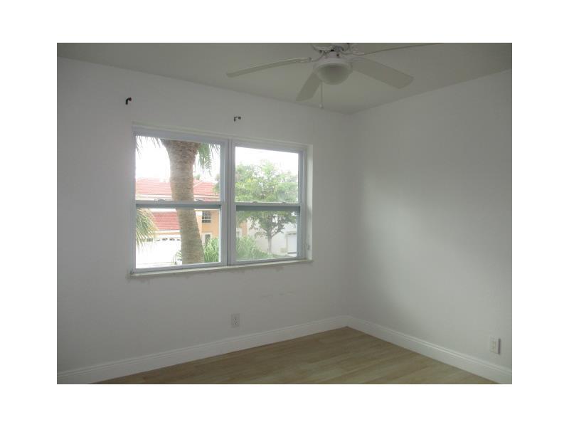 BOCA CHASE - Residential