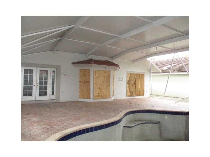 BOCA CHASE - Residential