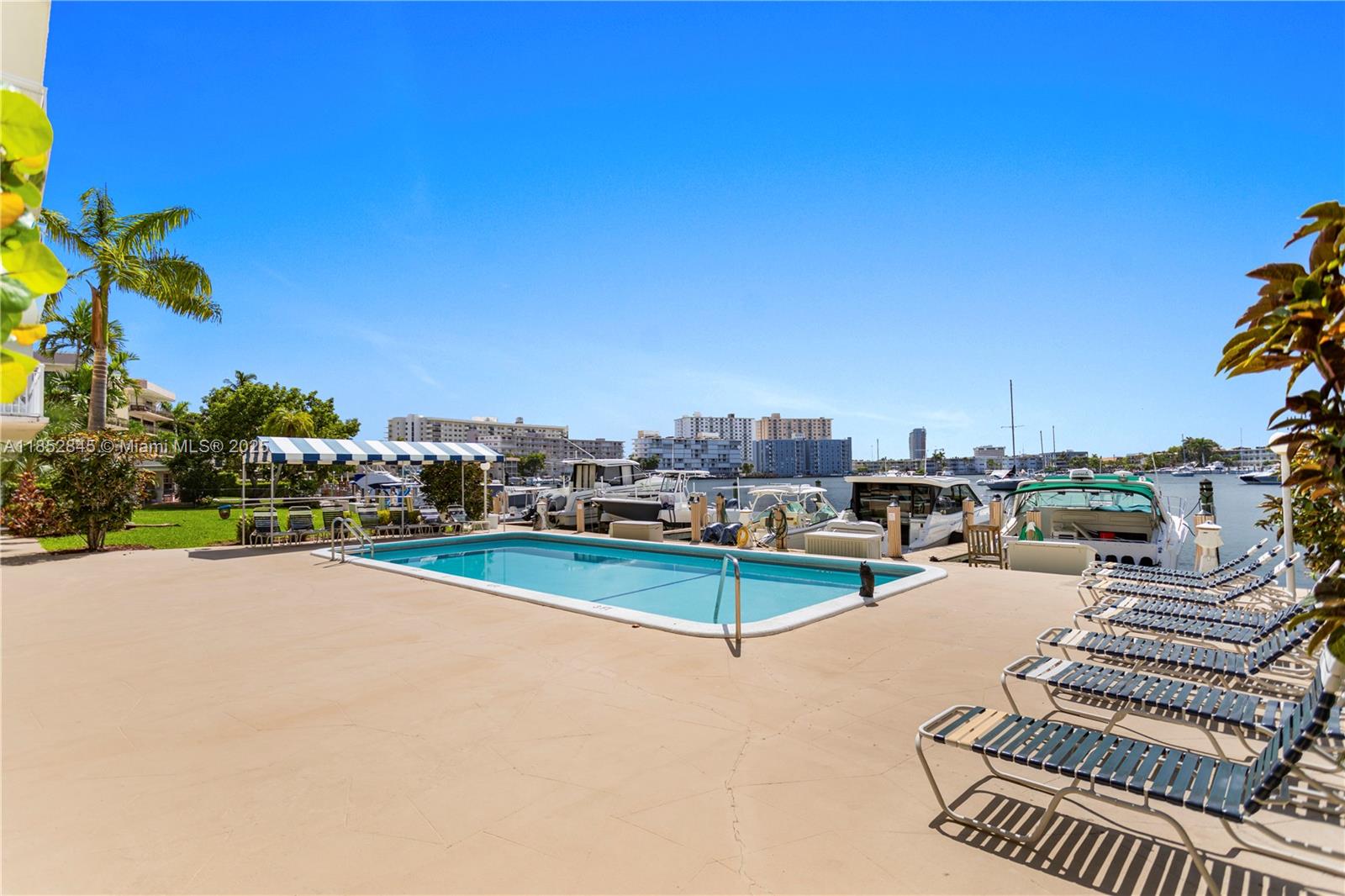 GOLDEN ISLES TOWERS CONDO - Residential