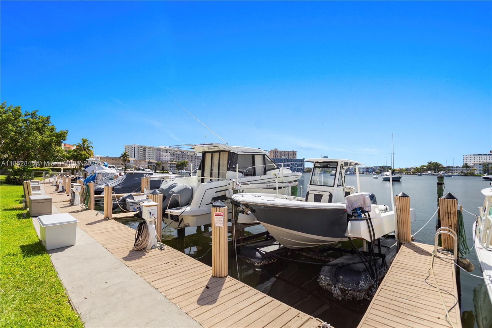 GOLDEN ISLES TOWERS CONDO - Residential