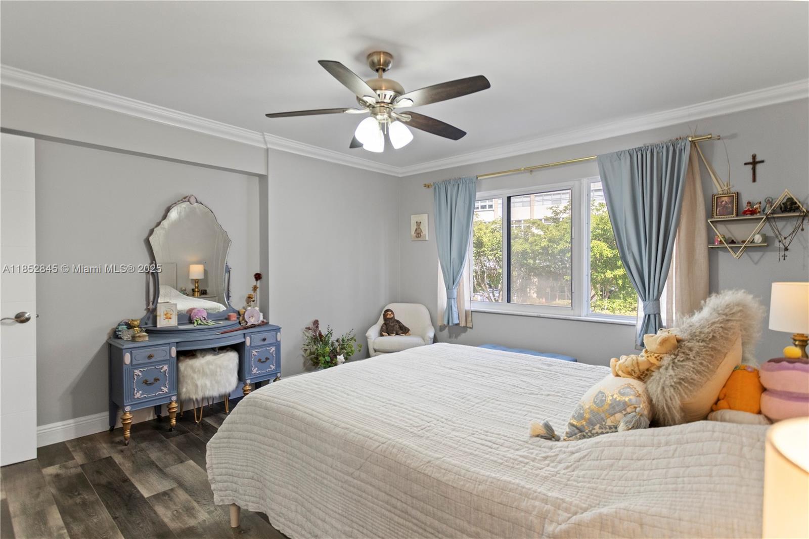 GOLDEN ISLES TOWERS CONDO - Residential