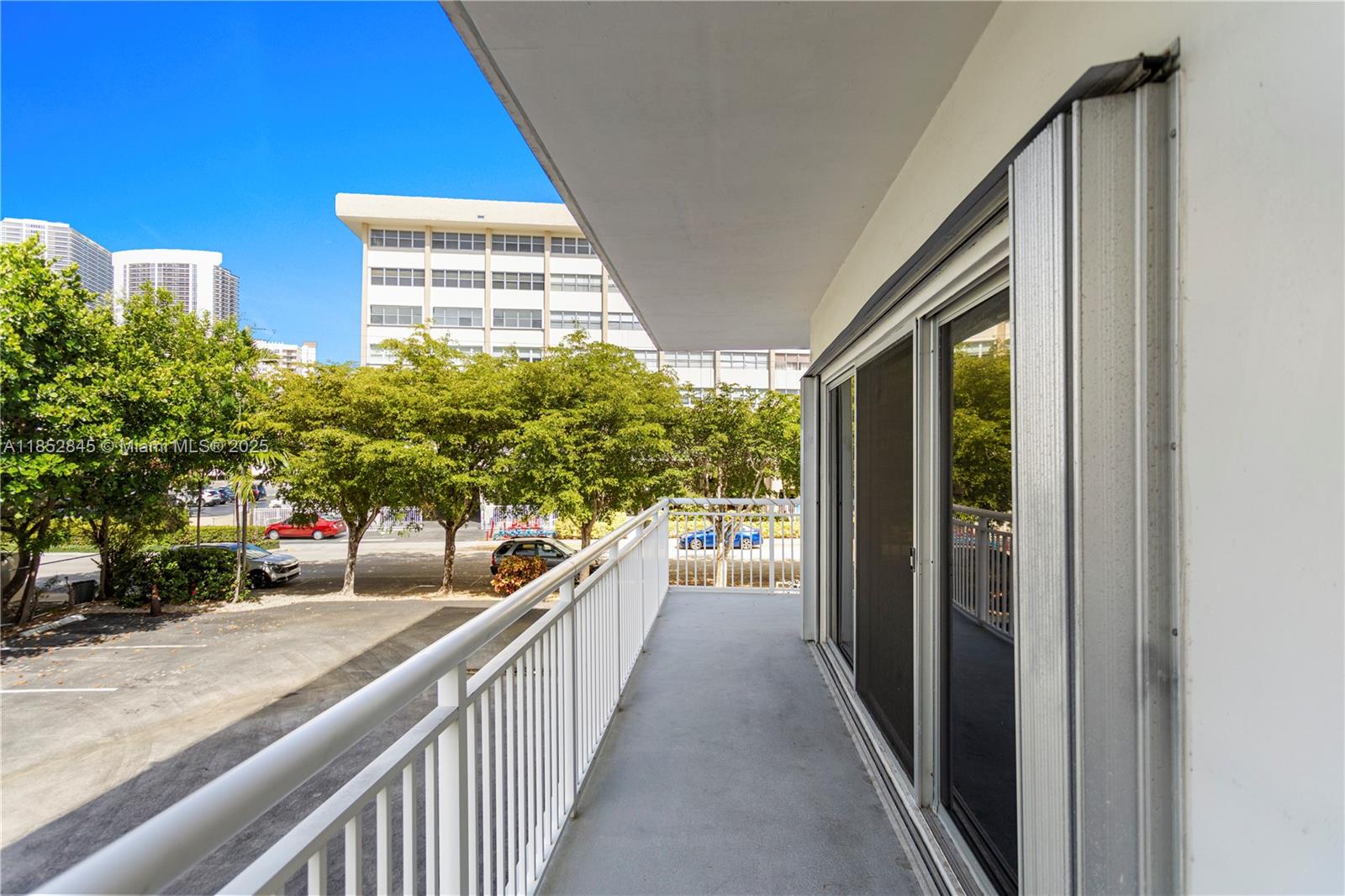 GOLDEN ISLES TOWERS CONDO - Residential