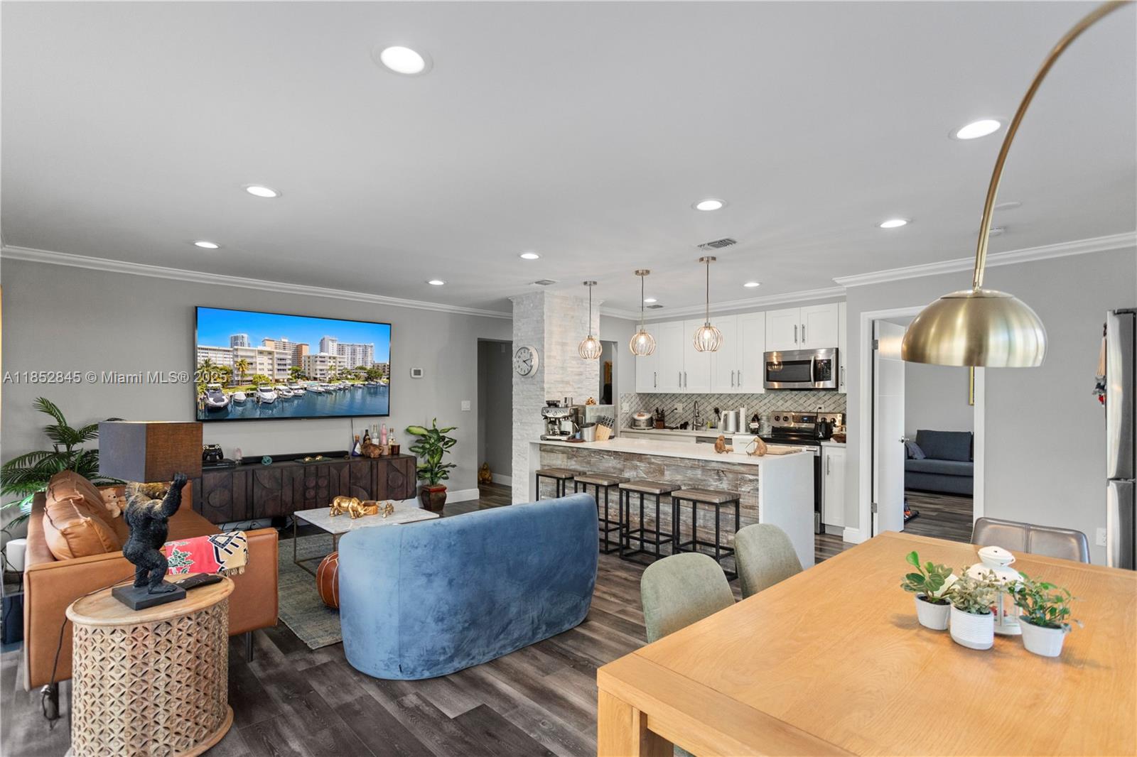 GOLDEN ISLES TOWERS CONDO - Residential