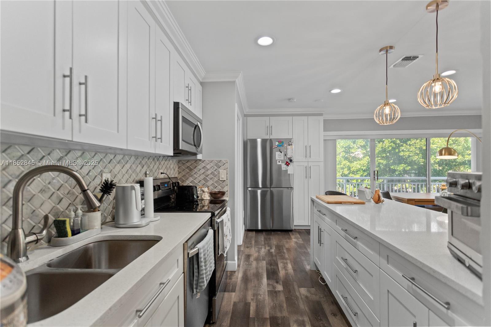 GOLDEN ISLES TOWERS CONDO - Residential