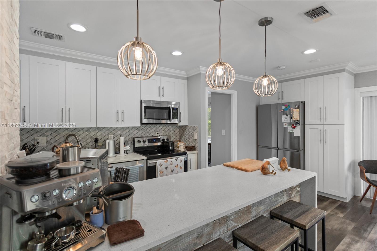 GOLDEN ISLES TOWERS CONDO - Residential