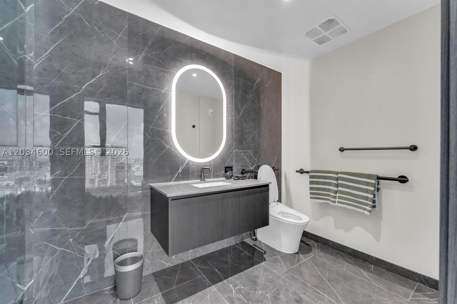 20 NE 11th ST 2803A