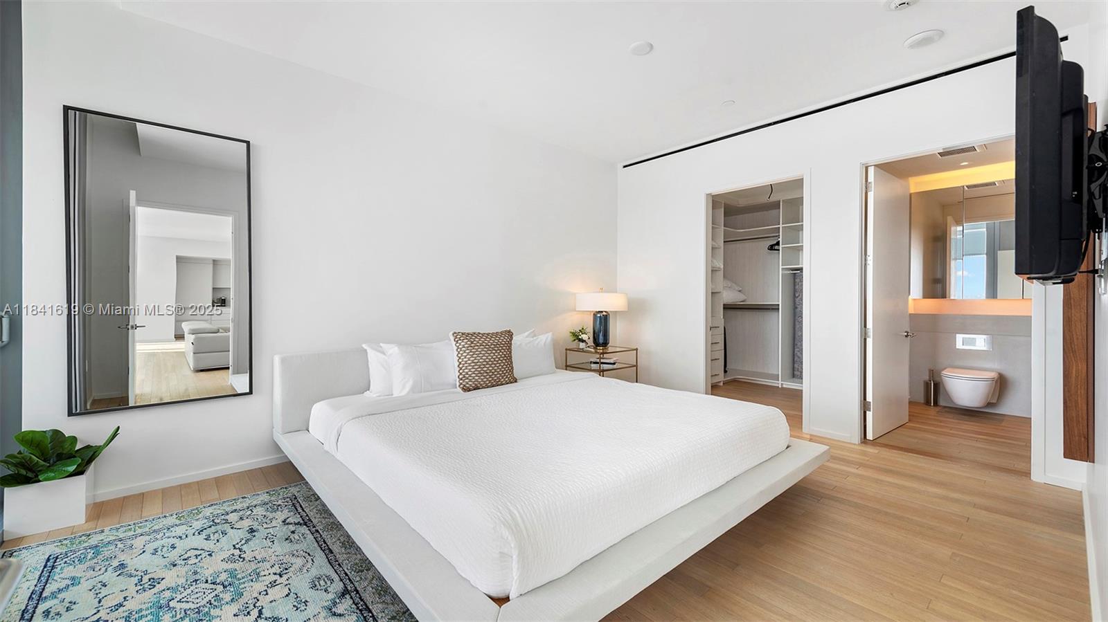 2901 COLLINS CONDO - Residential Lease