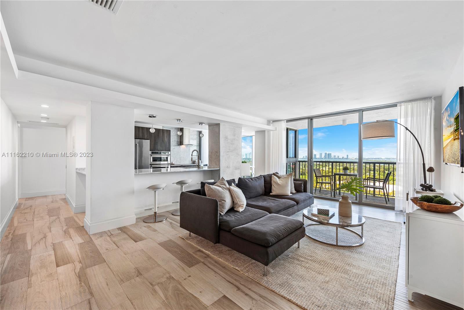 MIRASOL OCEAN TOWERS COND - Residential