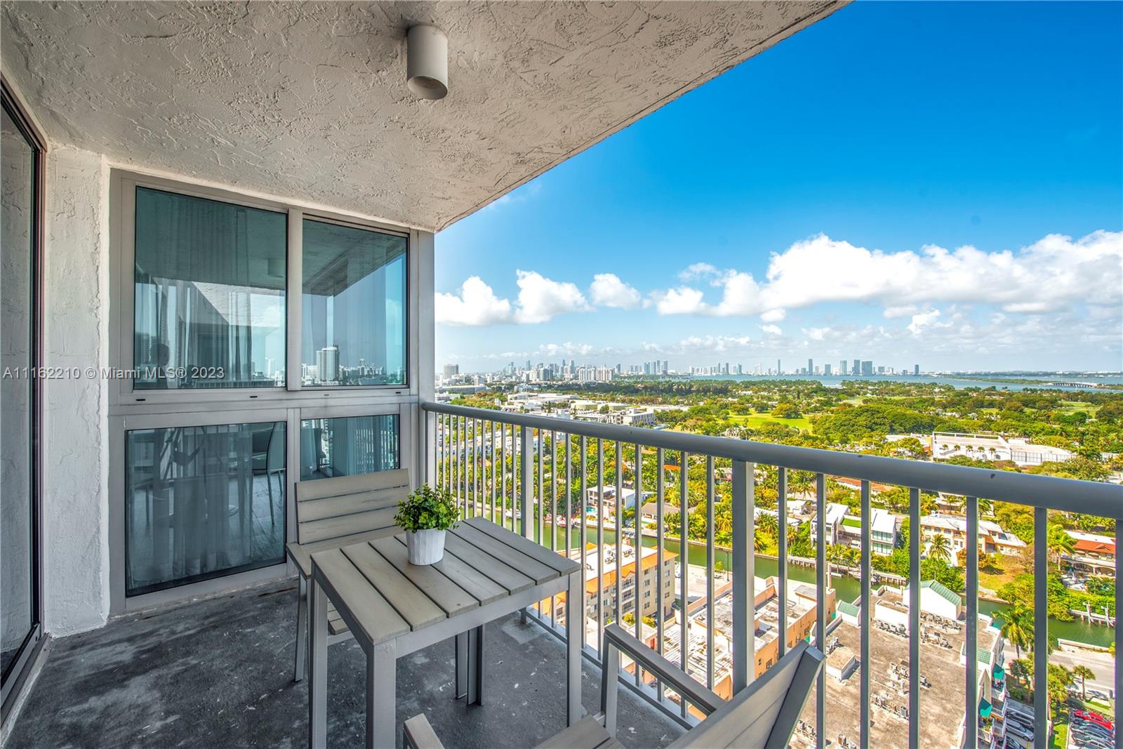 MIRASOL OCEAN TOWERS COND - Residential
