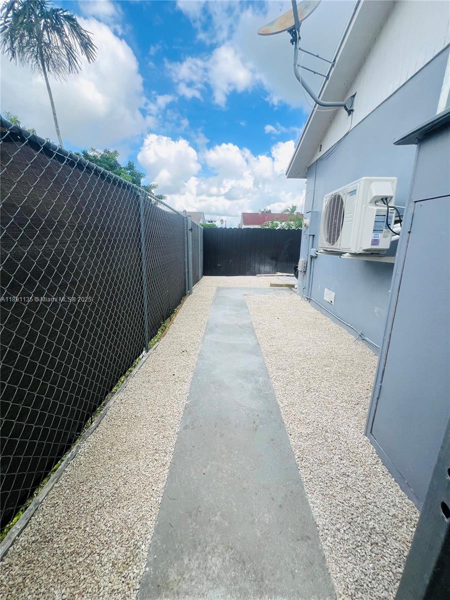 MEADOW WOOD MANOR #4 - Residential Lease