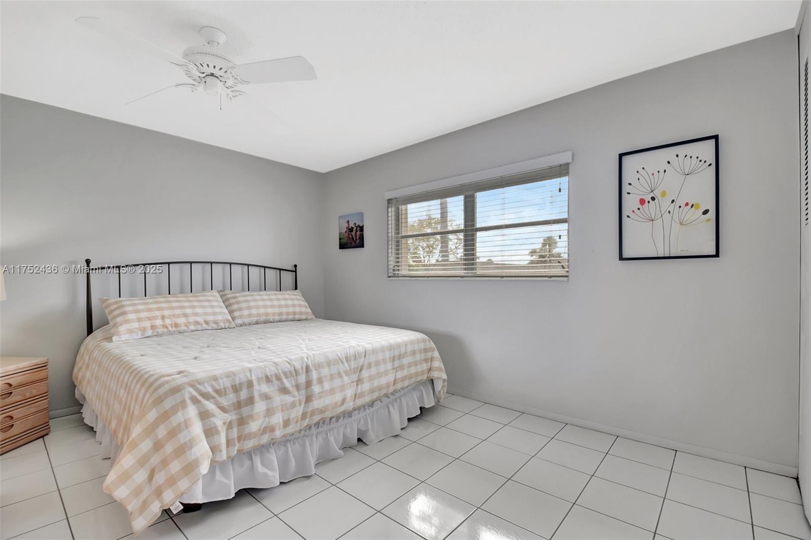CRESTHAVEN VILLAS 28 COND - Residential