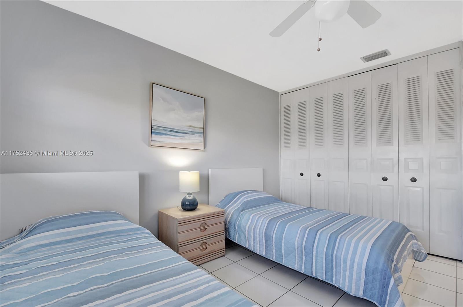 CRESTHAVEN VILLAS 28 COND - Residential