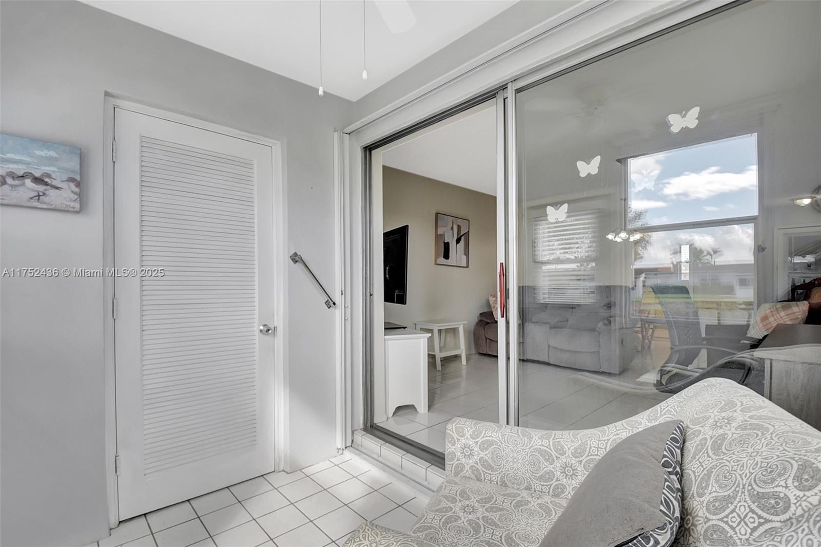 CRESTHAVEN VILLAS 28 COND - Residential