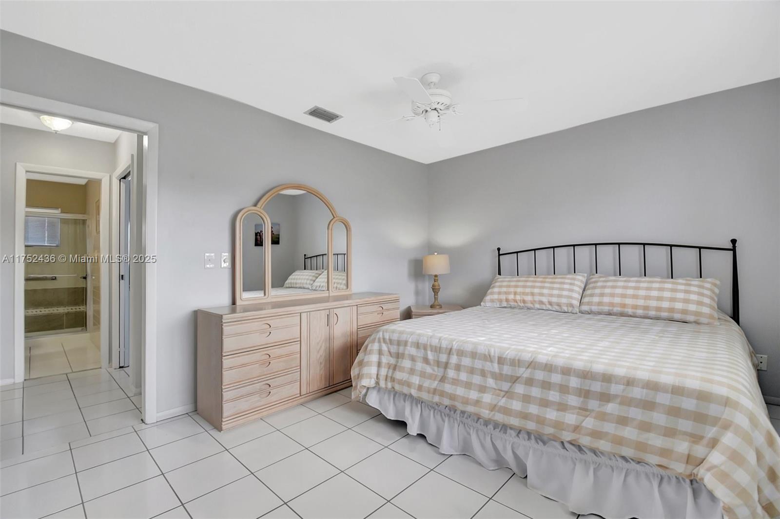 CRESTHAVEN VILLAS 28 COND - Residential