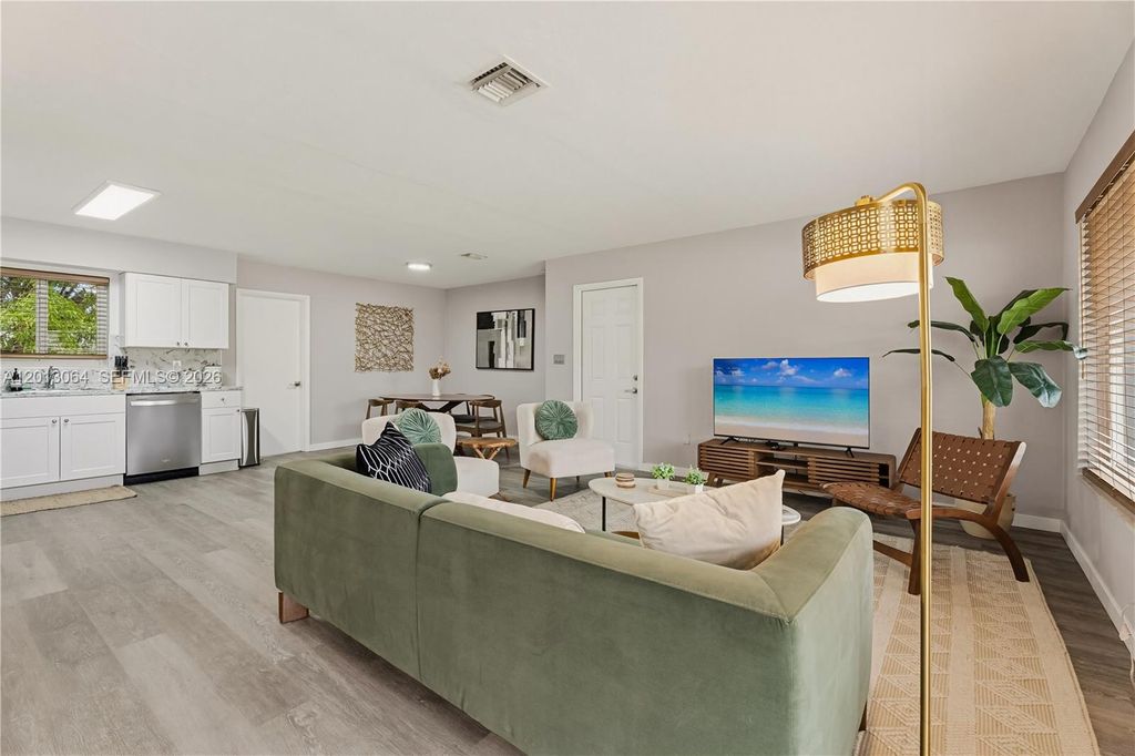 Photo of 2825 NW 9th Ave, Wilton Manors, FL 33311 (MLS # A12013064)
