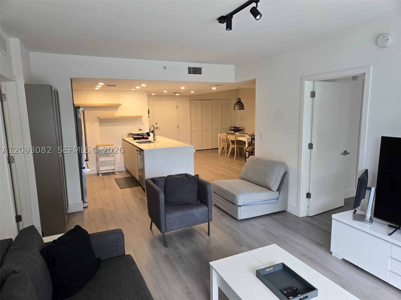 13800 Highland Dr 207, North Miami Beach, FL, 33181/$515,000 4 13800 Highland Dr 207