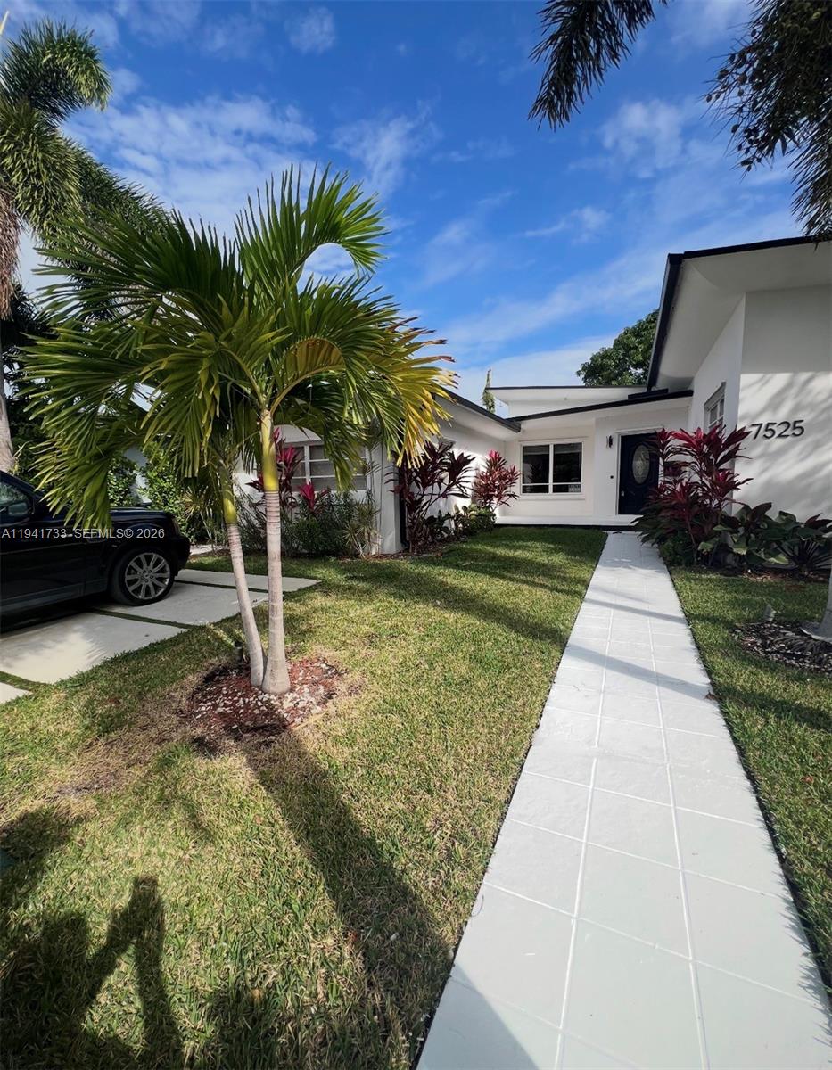 7525 Adventure Ave 1