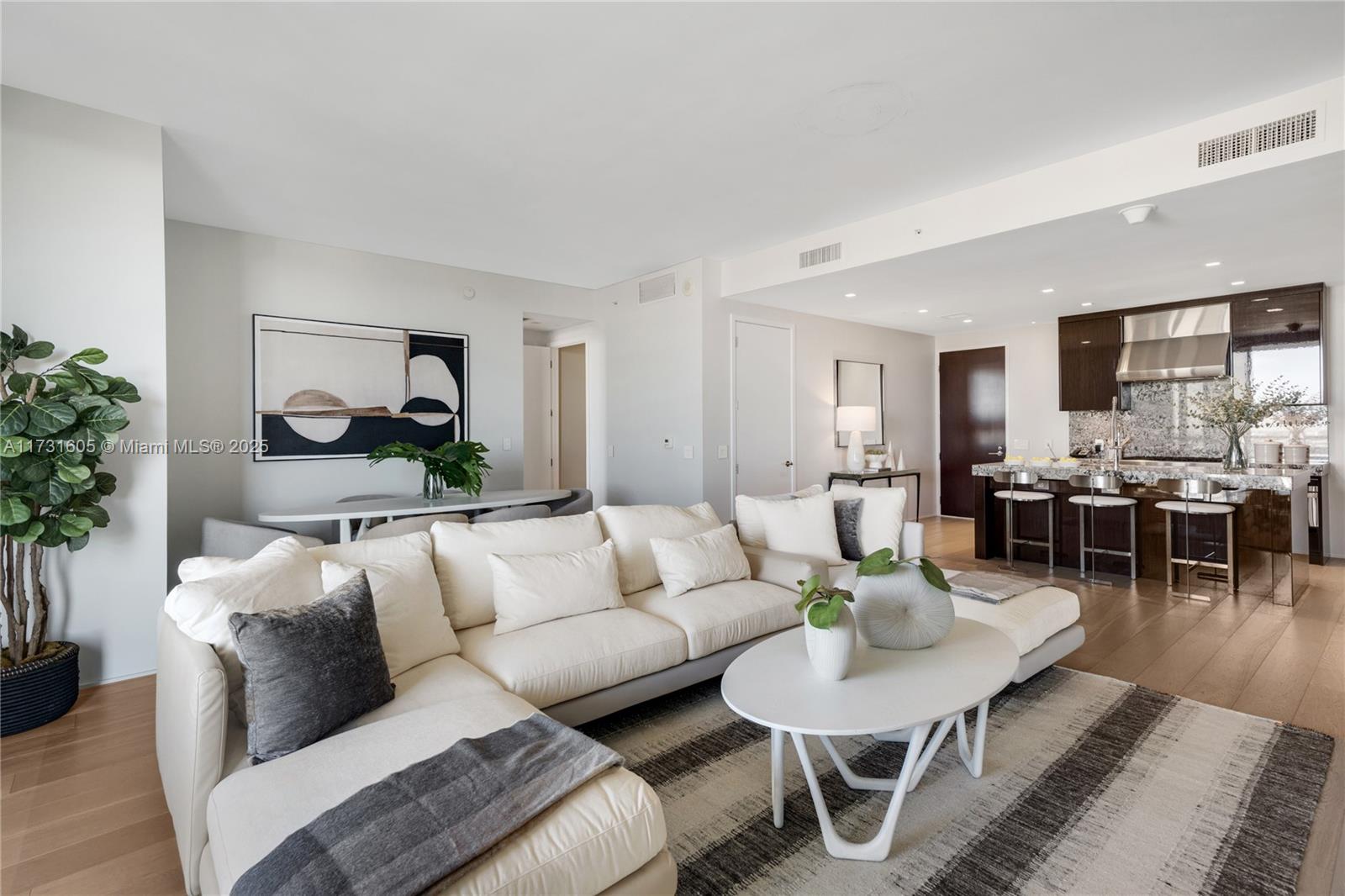 BAL HARBOUR NORTH SOUTH C - Residential Lease