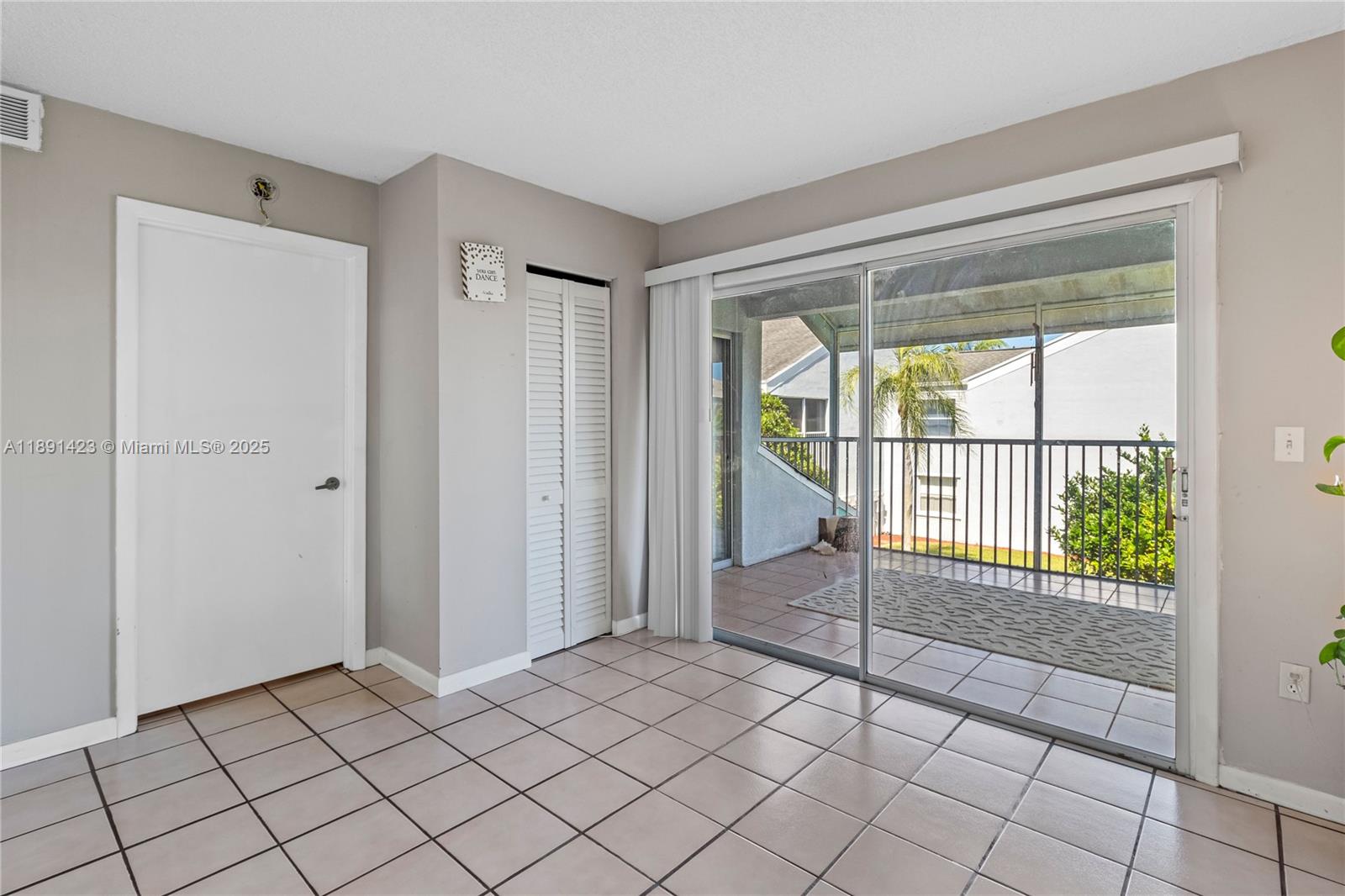 KEYS GATE CONDO NO THREE - Residential