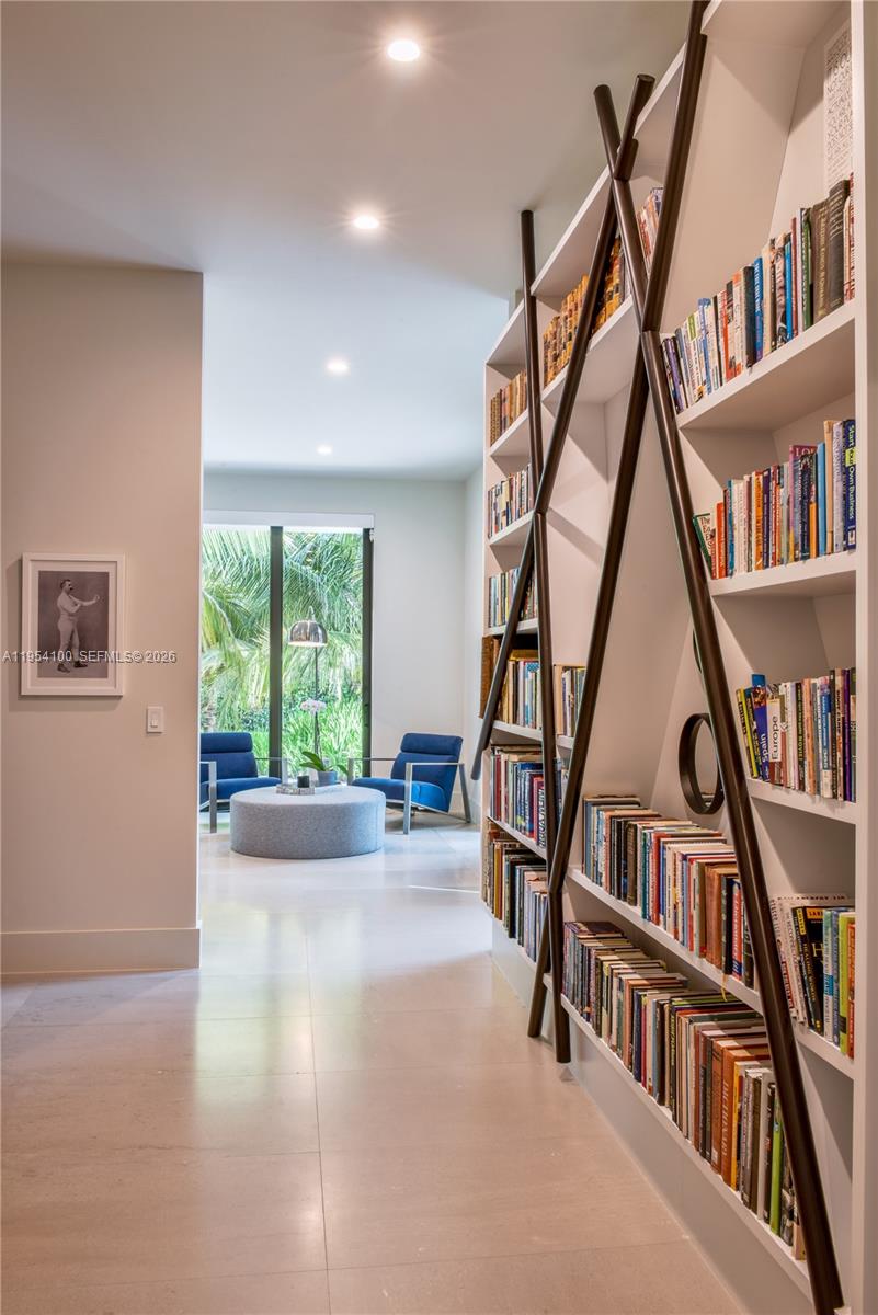 HELMS COUNTRY ESTATES RE- - Residential