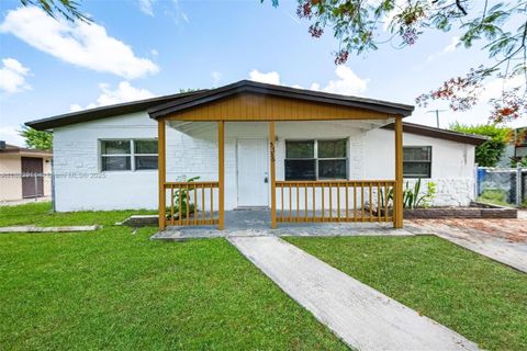 Photo of 5736 Simms St, Hollywood, FL 33021 (MLS # A11893911)